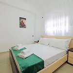 Azul * Sarandë