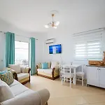 Azul * Sarandë